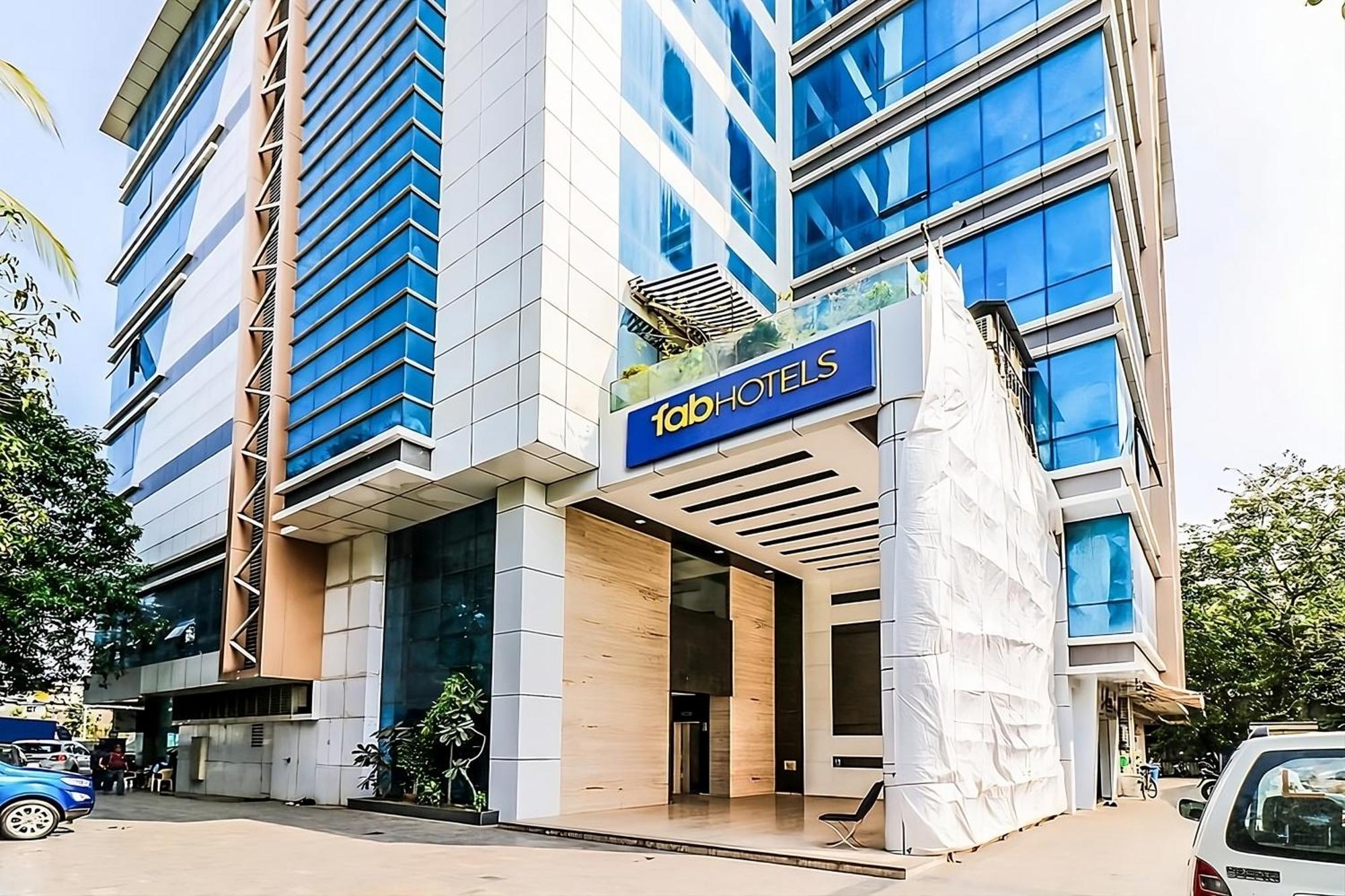 Hotel Aksa Powai Мумбаи Экстерьер фото